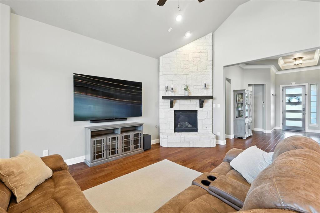 Little Elm, Texas, 75068, United States, 4 Bedrooms Bedrooms, ,3 BathroomsBathrooms,Residential,For Sale,1905823