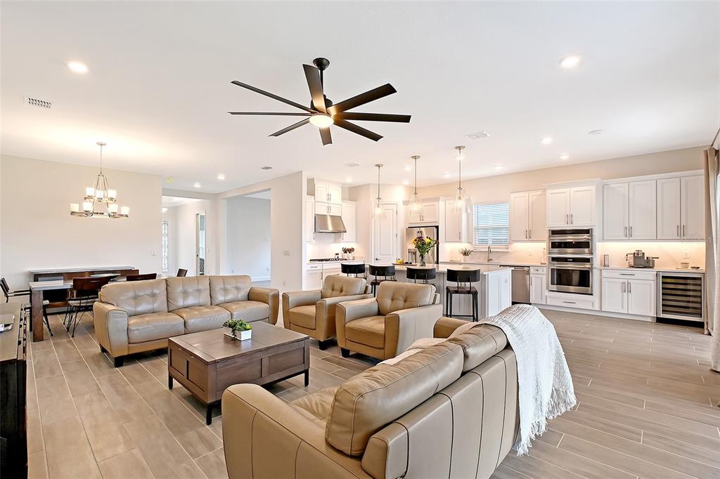 Palmetto, Florida, 34221, United States, 3 Bedrooms Bedrooms, ,3 BathroomsBathrooms,Residential,For Sale,1828169