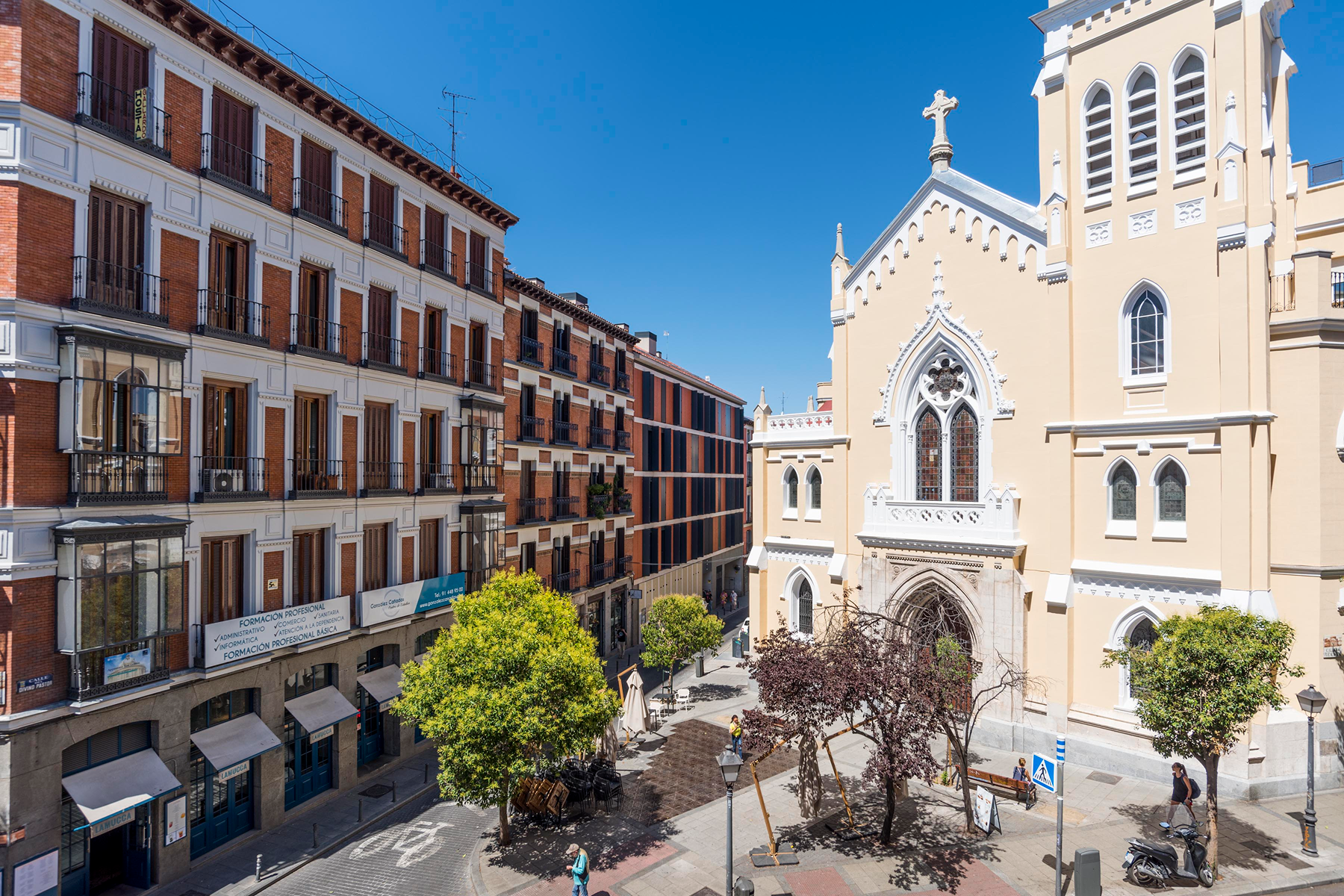  Flat with 8 refurbished balconies in Justicia, Madrid - 物件實景