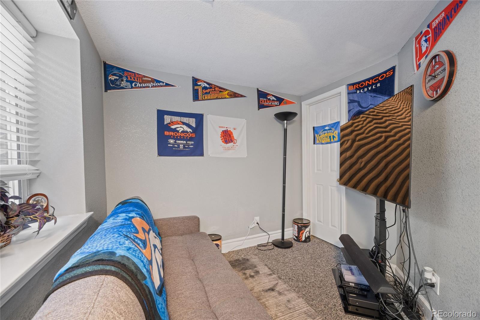 Aurora, Colorado, 80014, United States, 4 Bedrooms Bedrooms, ,2 BathroomsBathrooms,Residential,For Sale,1988194