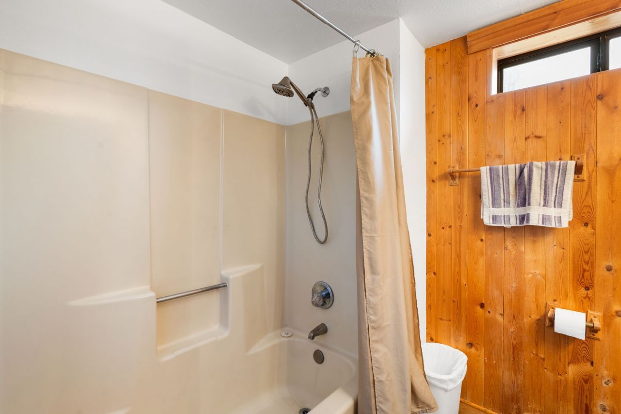 Jemez Springs, New Mexico, 87025, United States, 3 Bedrooms Bedrooms, ,3 BathroomsBathrooms,Residential,For Sale,1912004