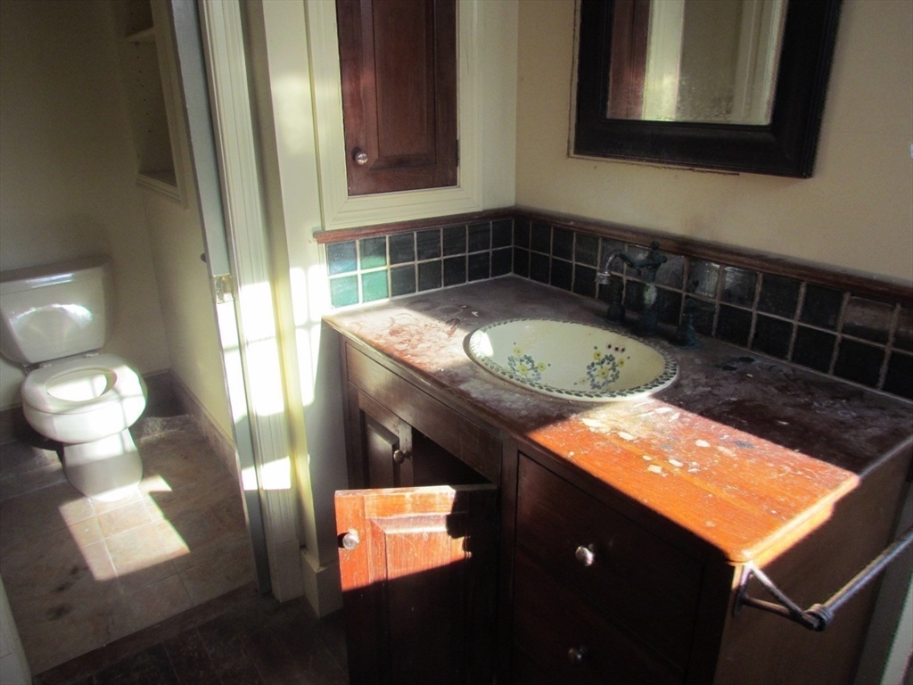 Lunenburg, Massachusetts, 01462, United States, 3 Bedrooms Bedrooms, ,3 BathroomsBathrooms,Residential,For Sale,1967616