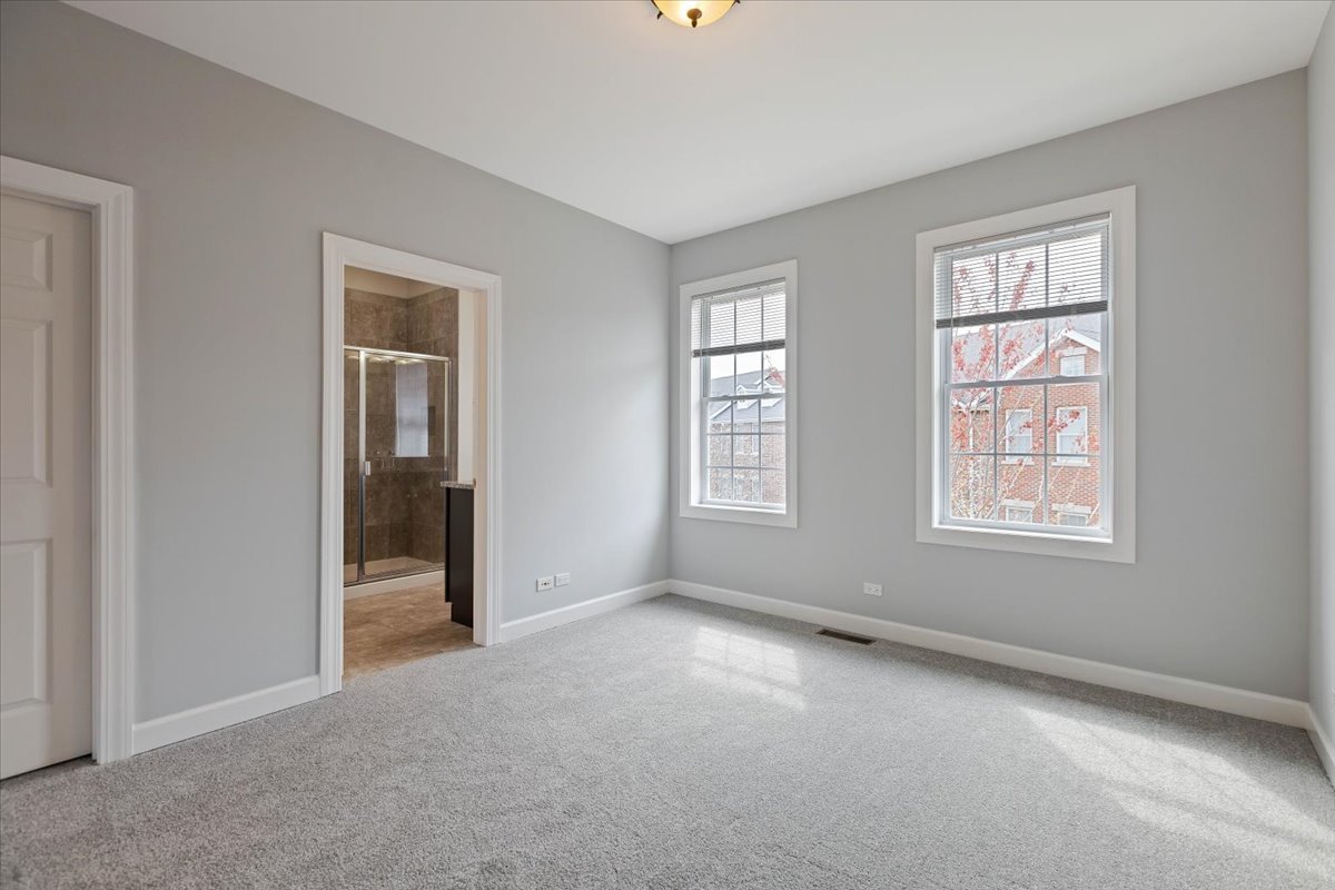 Evanston, Illinois, 60201, United States, 4 Bedrooms Bedrooms, ,3 BathroomsBathrooms,Residential,For Sale,1981115