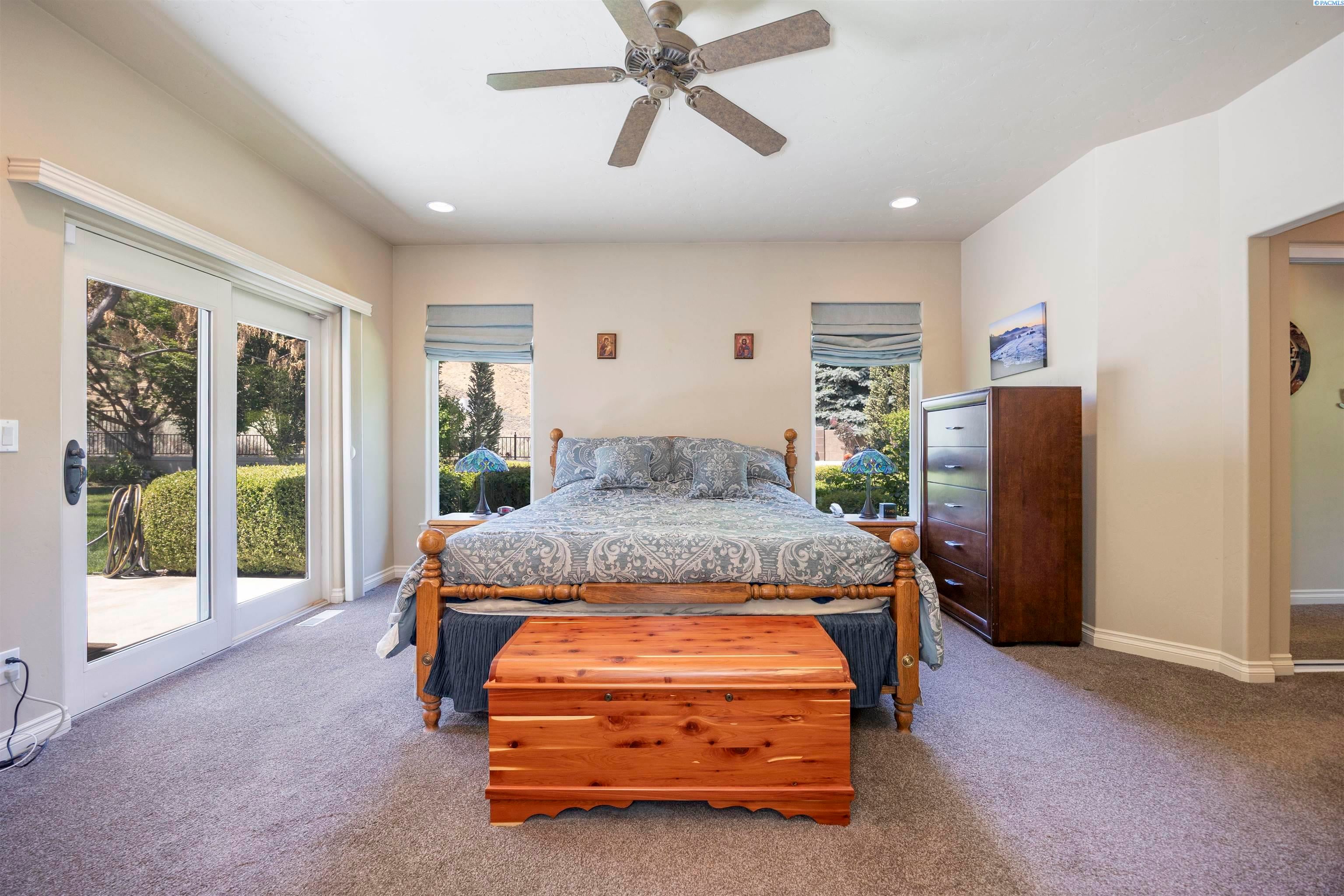 Richland, Washington, 99352, United States, 3 Bedrooms Bedrooms, ,3 BathroomsBathrooms,Residential,For Sale,1921029
