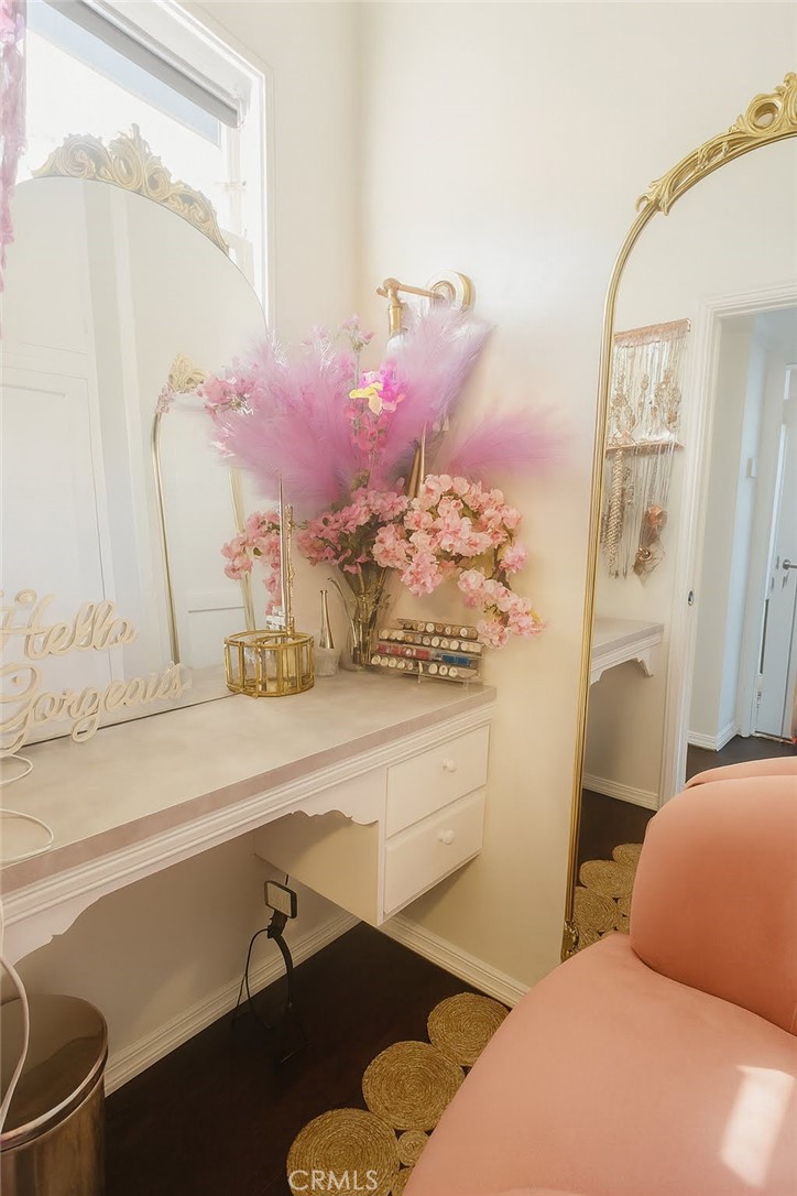 Los Angeles, California, 90019, United States, ,Residential,For Sale,1905705