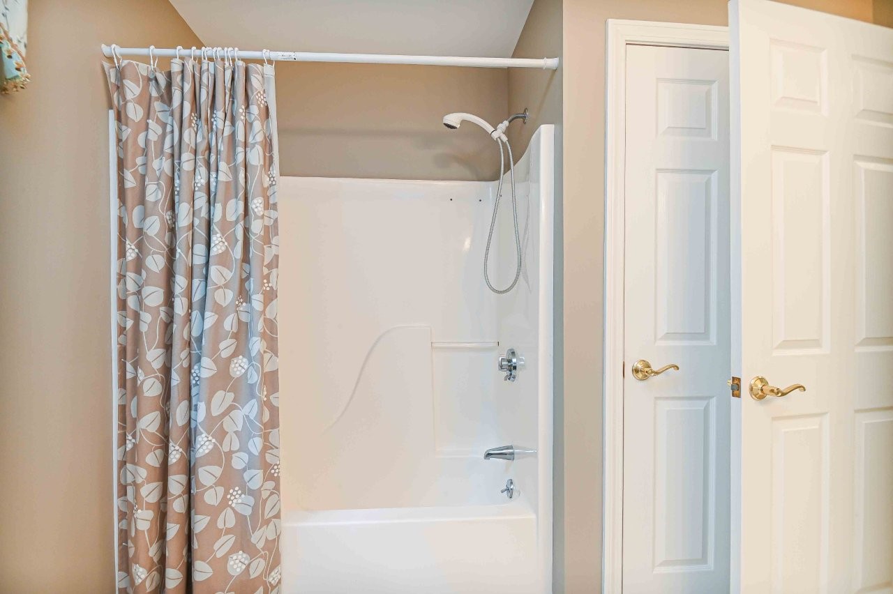 York, Maine, 03909, United States, 2 Bedrooms Bedrooms, ,2 BathroomsBathrooms,Residential,For Sale,1896893