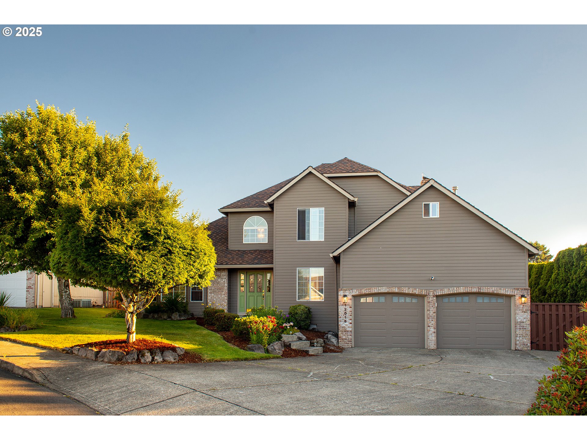 Clackamas, Oregon, 97015, United States, 3 Bedrooms Bedrooms, ,2 BathroomsBathrooms,Residential,For Sale,1868784