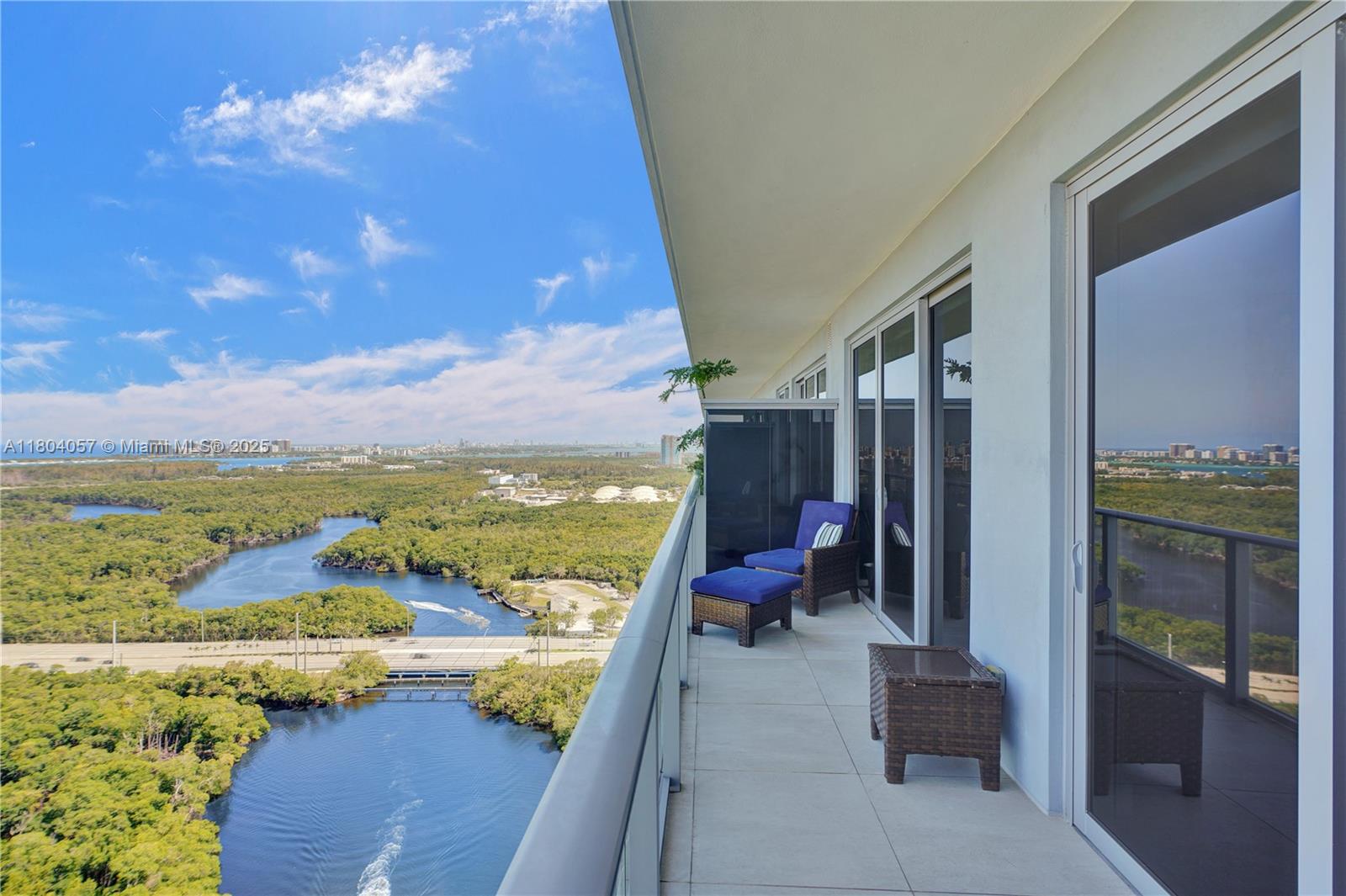 North Miami Beach, Florida, 33160, United States, 2 Bedrooms Bedrooms, ,2 BathroomsBathrooms,Residential,For Sale,1826638