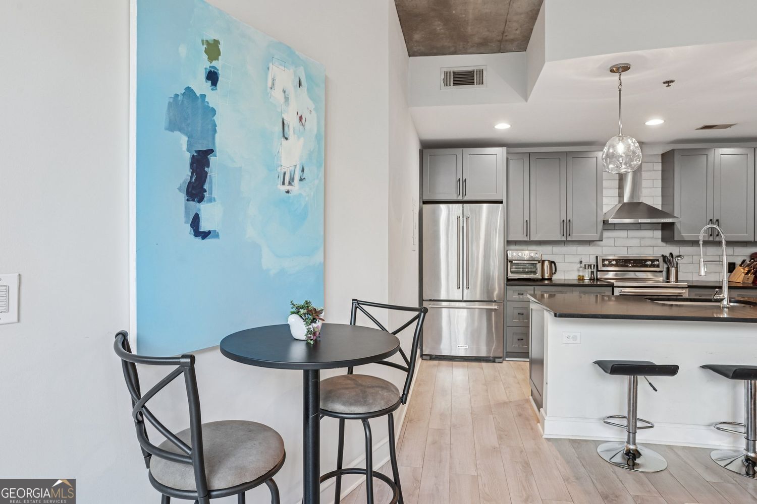 Atlanta, Georgia, 30309, United States, 2 Bedrooms Bedrooms, ,2 BathroomsBathrooms,Residential,For Sale,1964227