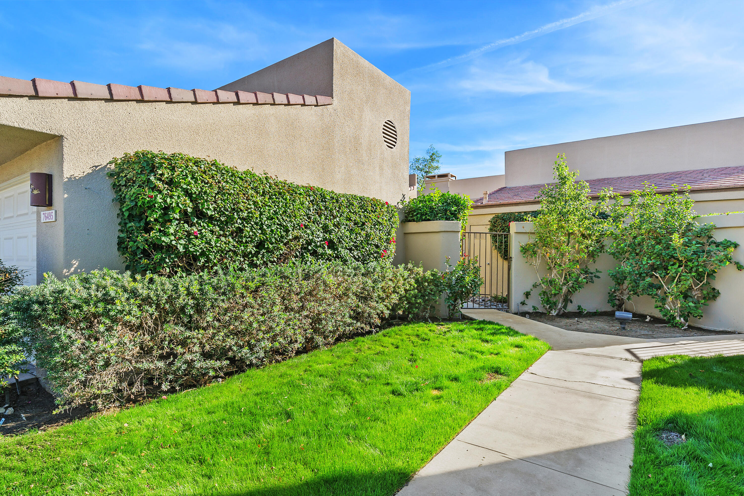 Palm Desert, California, 92211, United States, 2 Bedrooms Bedrooms, ,2 BathroomsBathrooms,Residential,For Sale,1938560