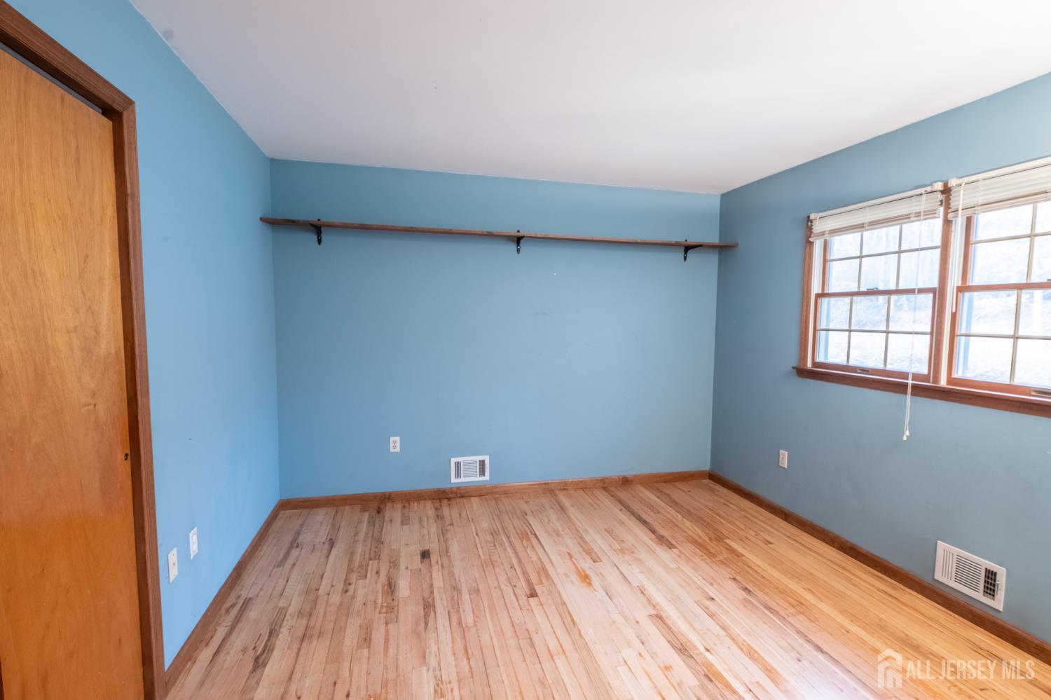 East Brunswick, New Jersey, 08816, United States, 3 Bedrooms Bedrooms, ,2 BathroomsBathrooms,Residential,For Sale,2002265