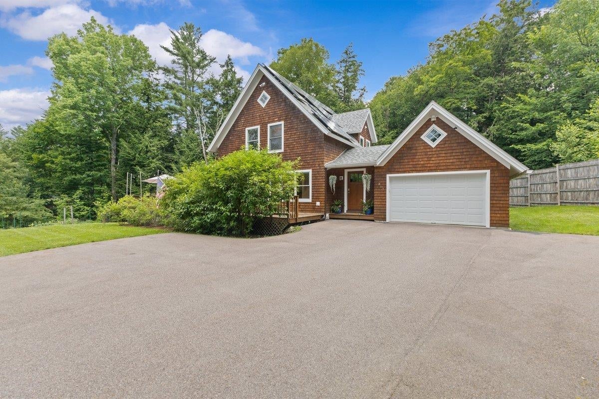 Stowe, Vermont, 05672, United States, 2 Bedrooms Bedrooms, ,1 BathroomBathrooms,Residential,For Sale,1908811