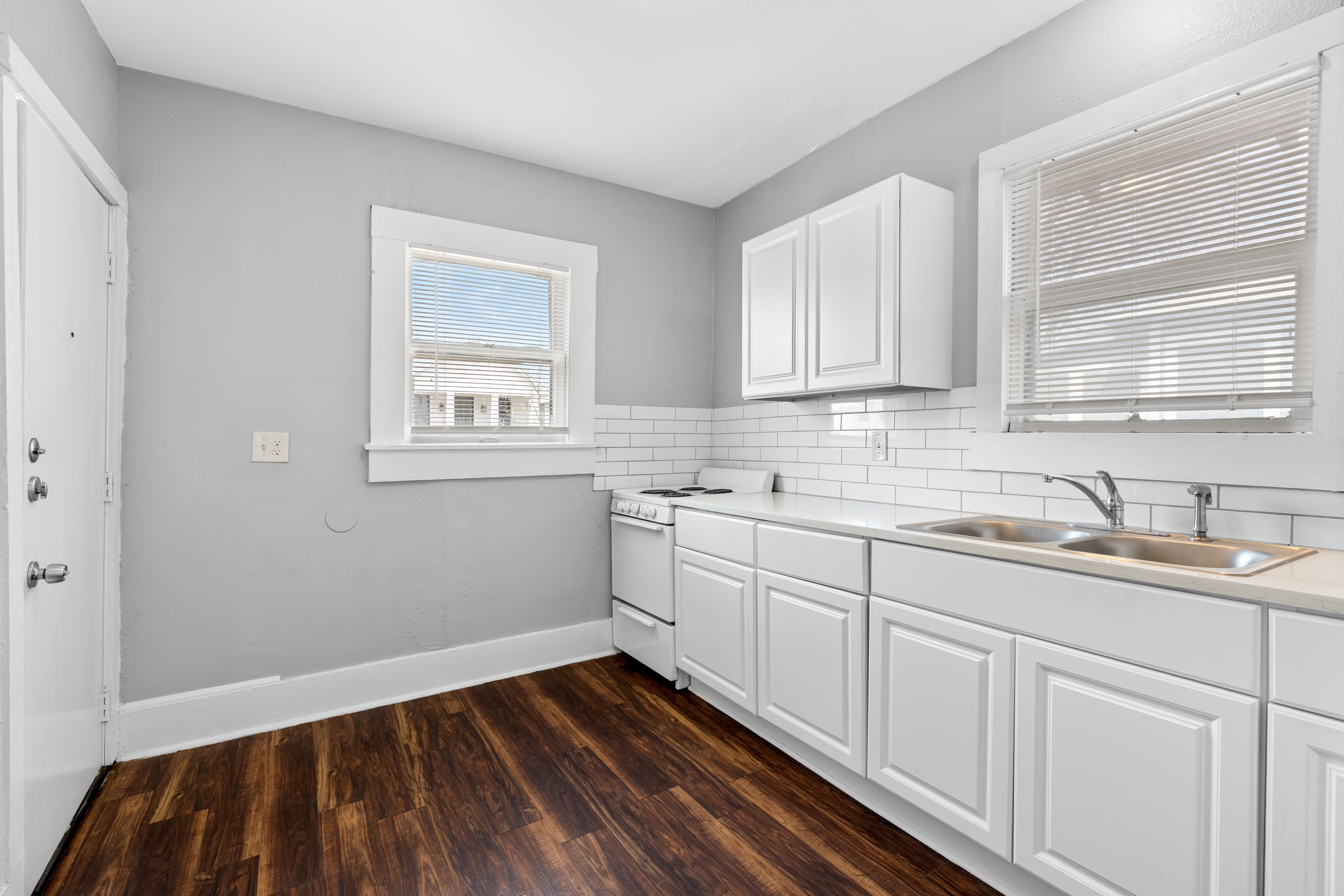  Exceptional 4-Plex Opportunity - 物件實景