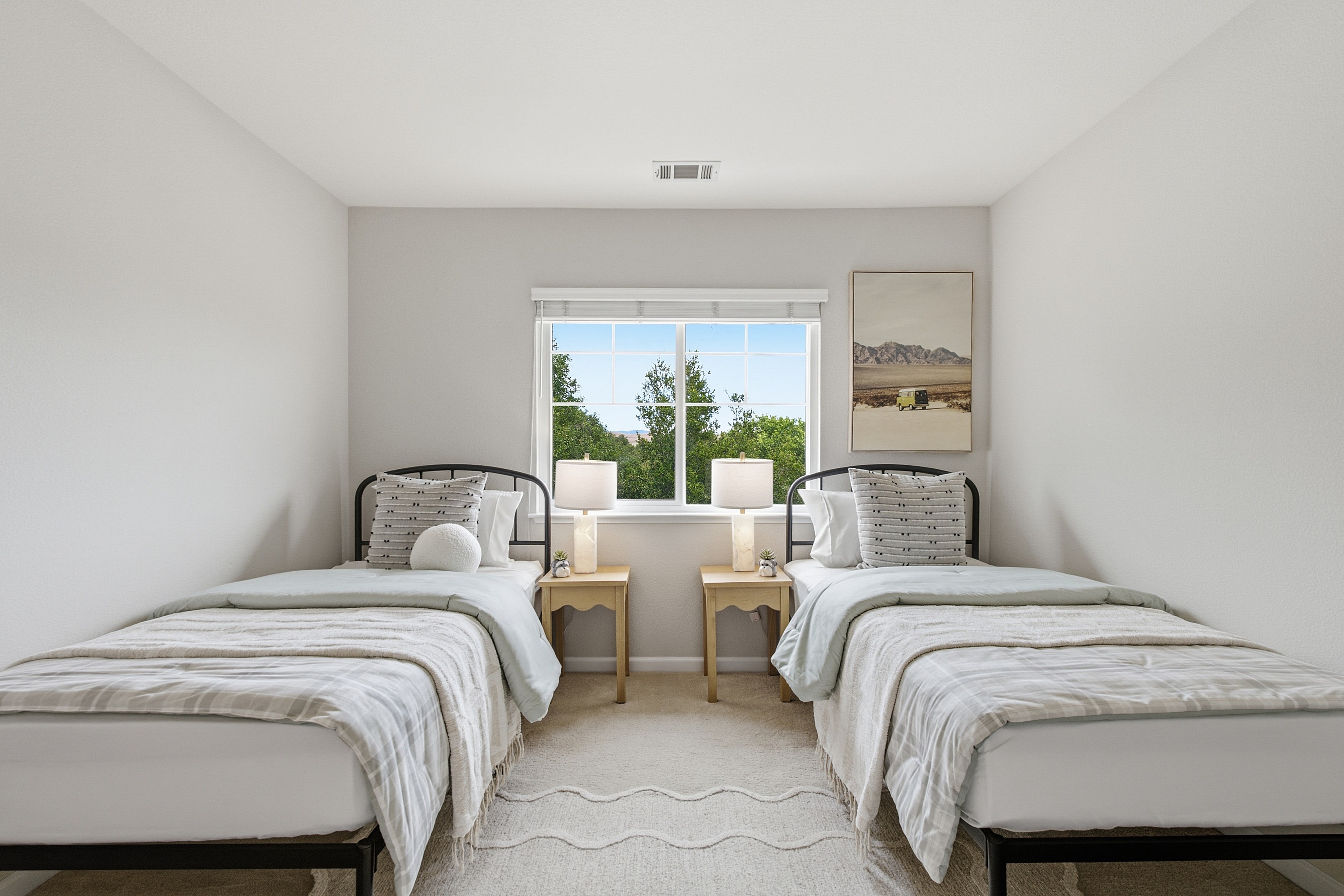  Beautifully Updated Henry Ranch Home with Scenic Views and Modern Comfort - 物件實景