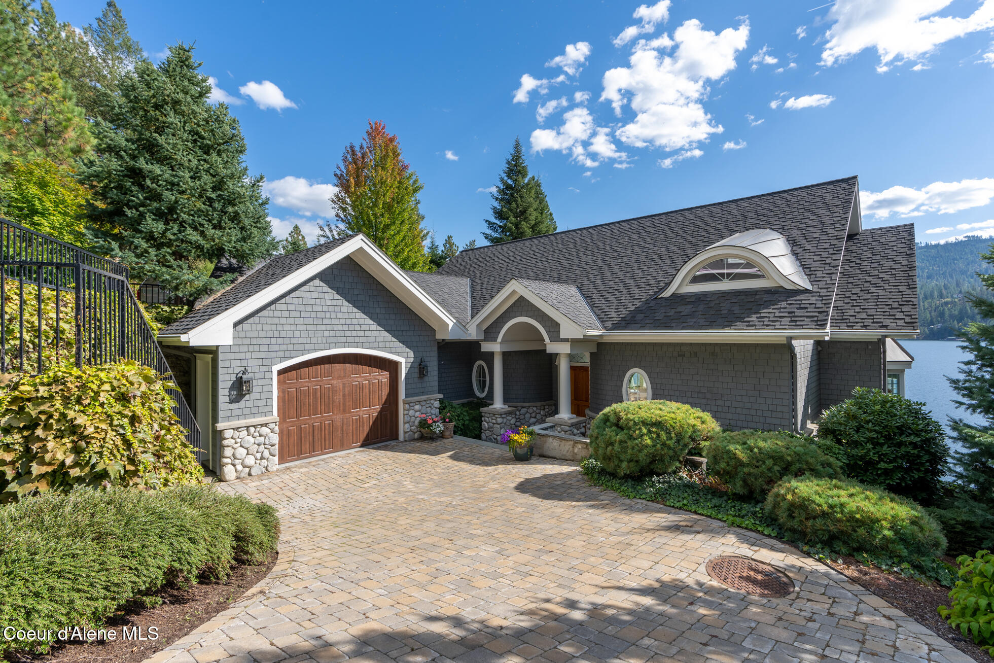 Coeur d'Alene, Idaho, 83814, United States, 4 Bedrooms Bedrooms, ,5 BathroomsBathrooms,Residential,For Sale,1864122
