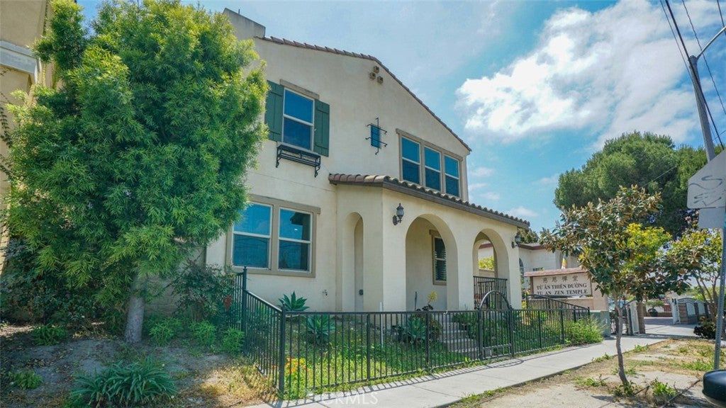 Santa Ana, California, 92703, United States, 4 Bedrooms Bedrooms, ,3 BathroomsBathrooms,Residential,For Sale,1793087
