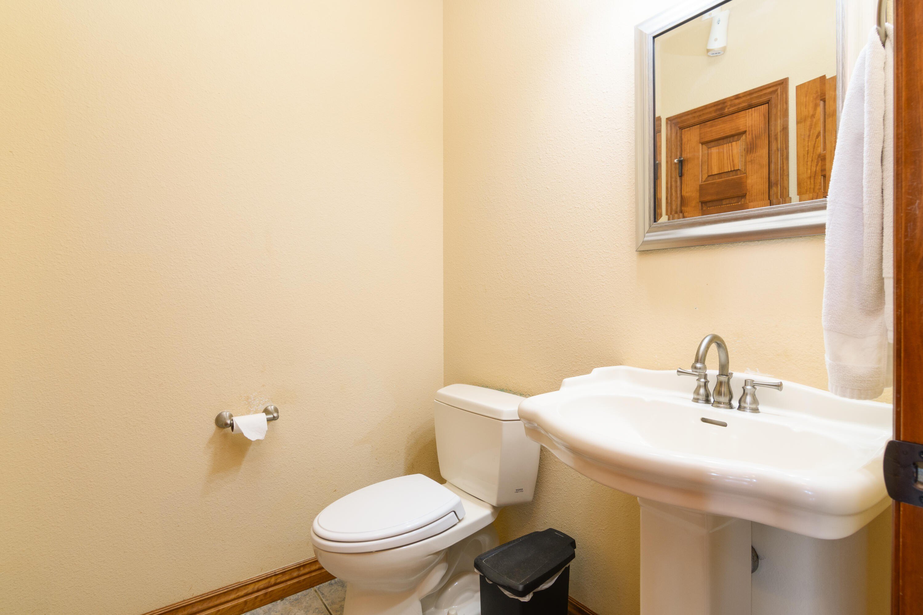 Walnut Shade, Missouri, 65771, United States, 6 Bedrooms Bedrooms, ,5 BathroomsBathrooms,Residential,For Sale,1975828