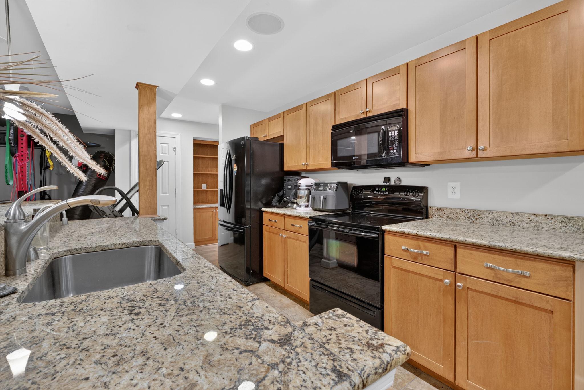  973 Main Street, Gaithersburg, MD, 20878 - 物件實景