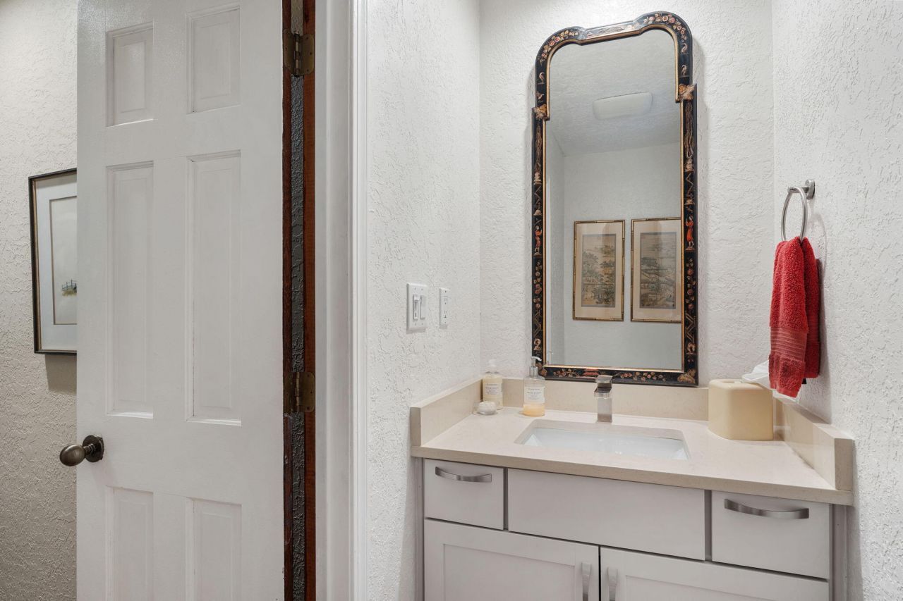 Albuquerque, New Mexico, 87111, United States, 4 Bedrooms Bedrooms, ,3 BathroomsBathrooms,Residential,For Sale,1906383