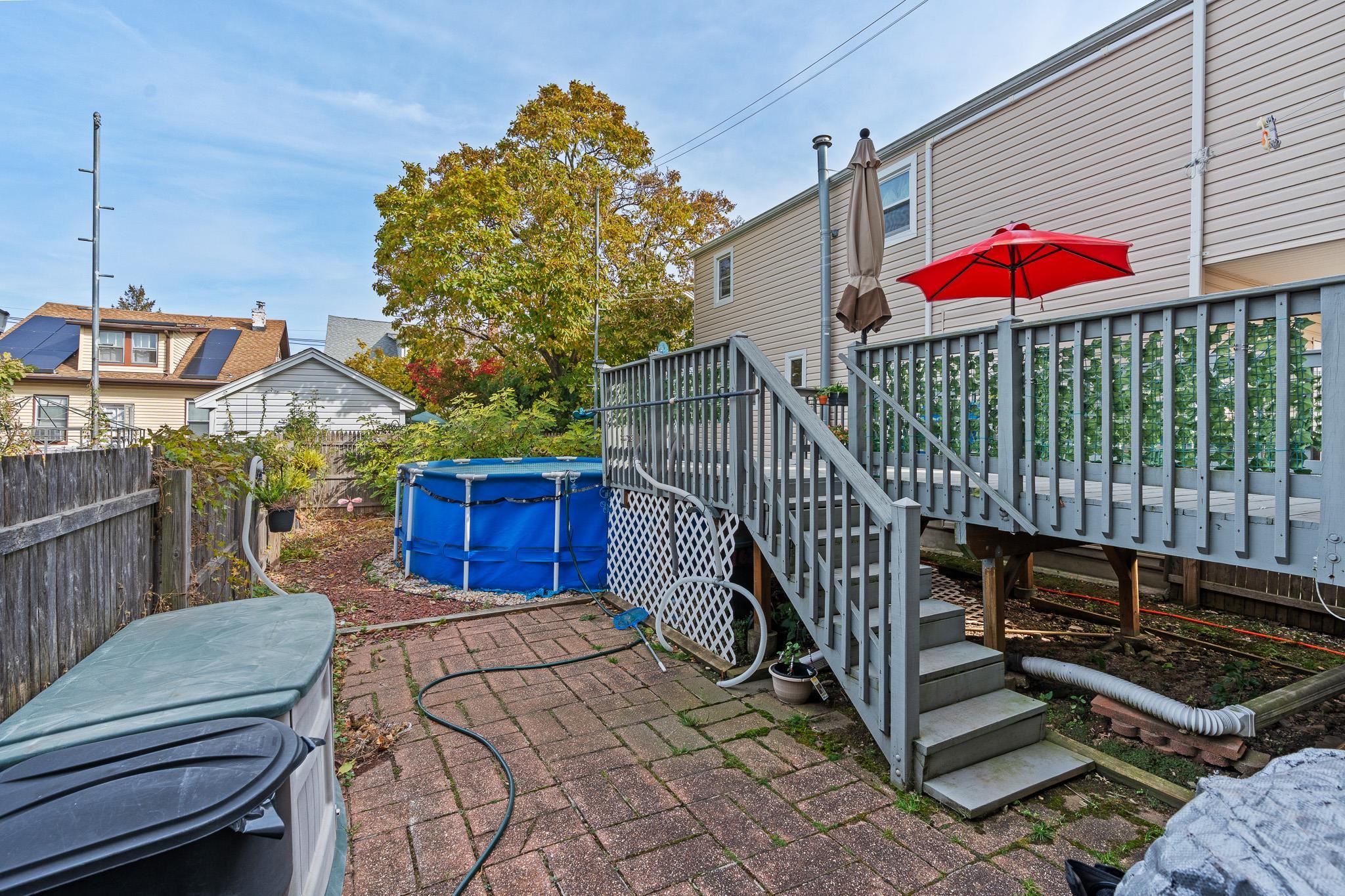 Secaucus, New Jersey, 08094, United States, 3 Bedrooms Bedrooms, ,3 BathroomsBathrooms,Residential,For Sale,1991974