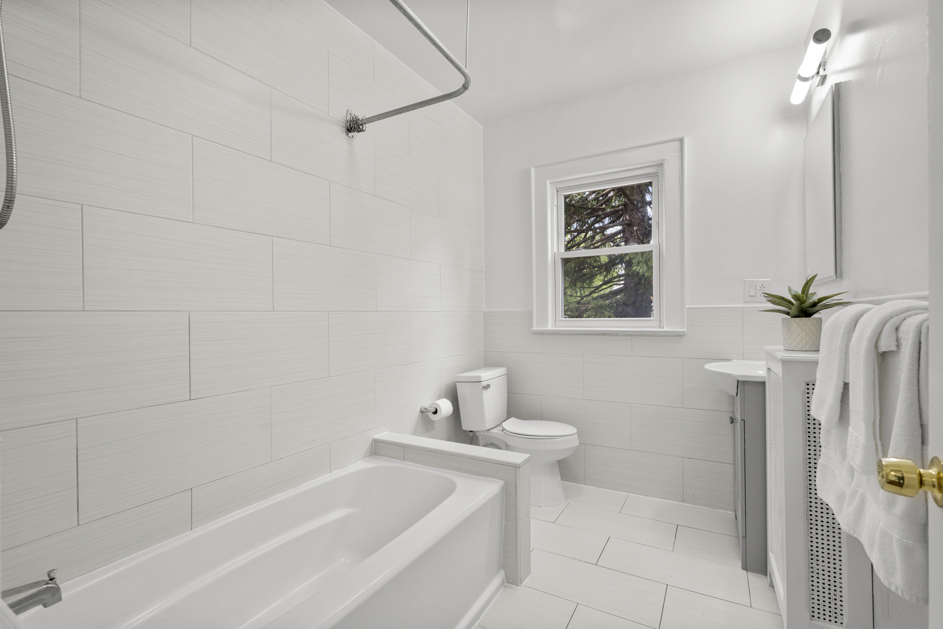  Charming English Cottage Brick Colonial in Scarsdale - 物件實景
