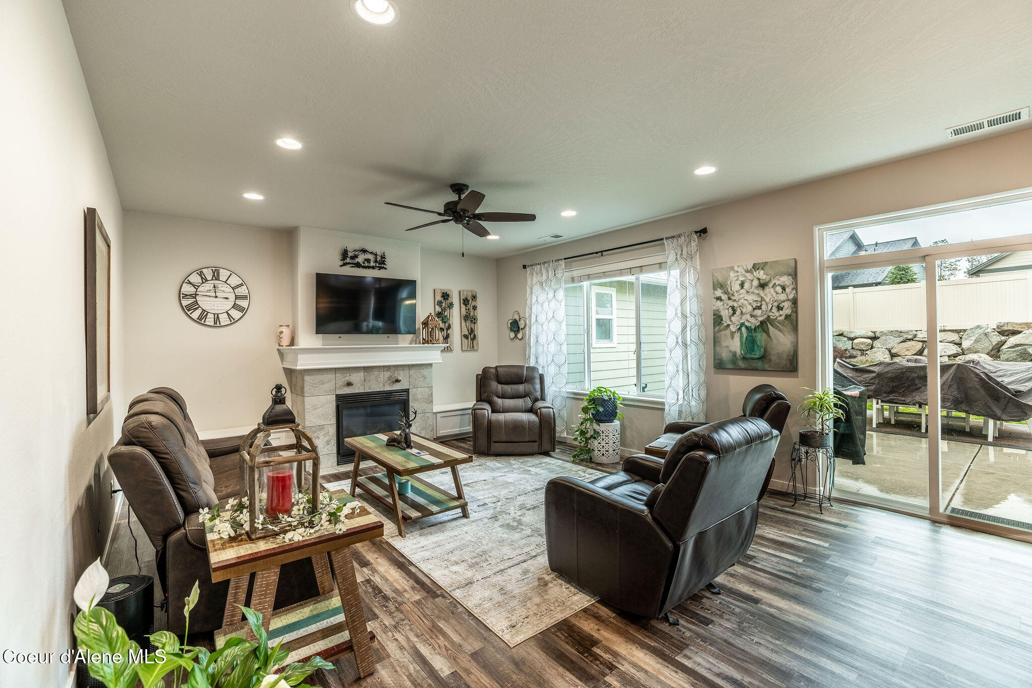 Coeur D'alene, Idaho, 83815, United States, 5 Bedrooms Bedrooms, ,4 BathroomsBathrooms,Residential,For Sale,1754735