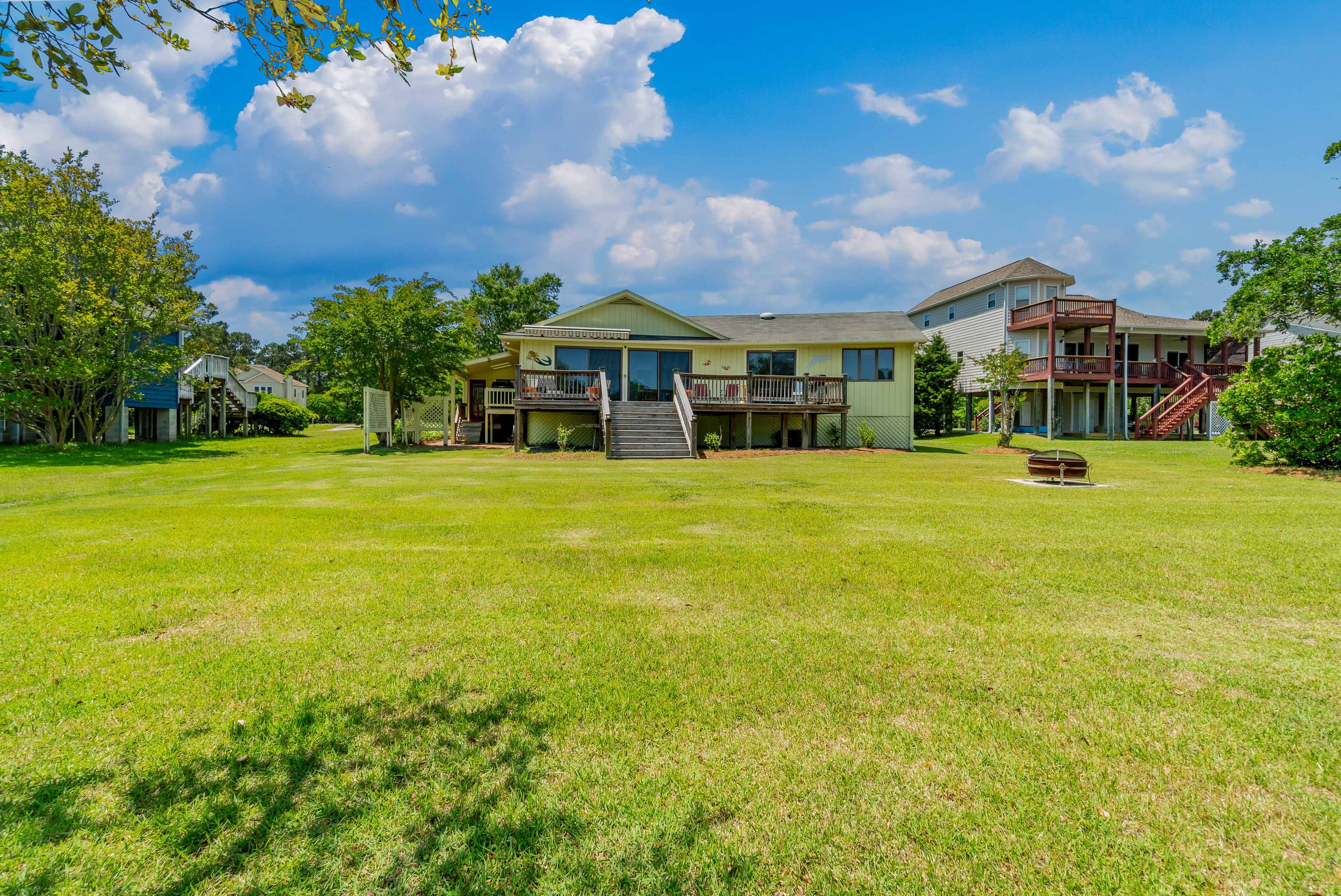 Oriental, North Carolina, 28571, United States, 2 Bedrooms Bedrooms, ,3 BathroomsBathrooms,Residential,For Sale,1943543