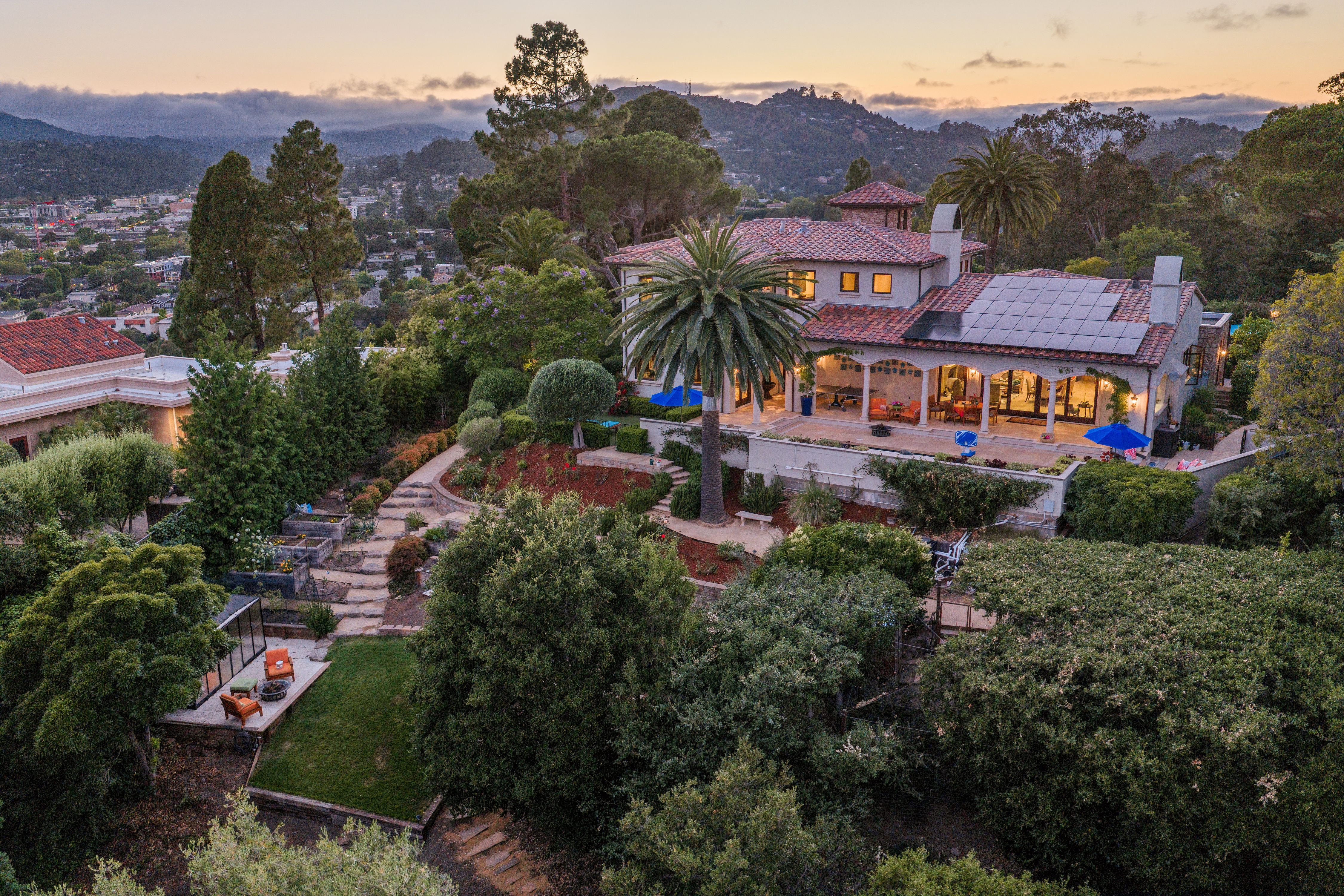  Extraordinary Estate with Panoramic Bay and Mountain Vistas - 物件實景