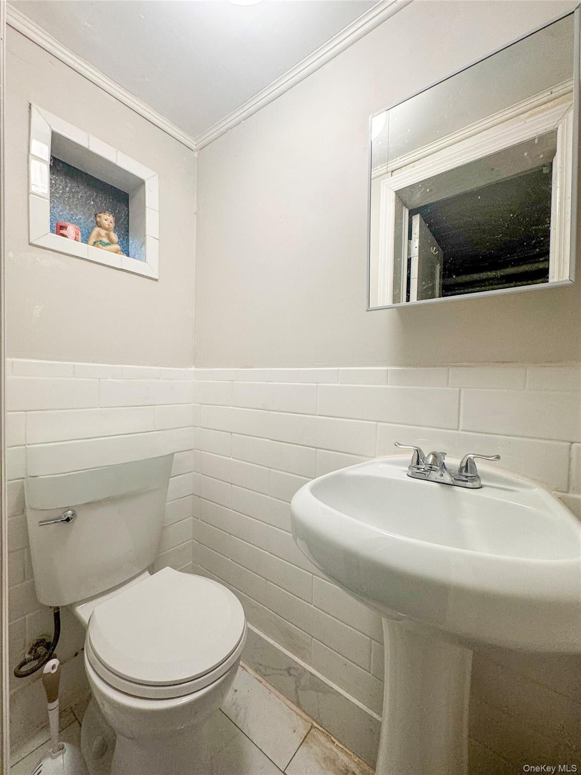 Bronx, New York, 10469, United States, 3 Bedrooms Bedrooms, ,2 BathroomsBathrooms,Residential,For Sale,1985762