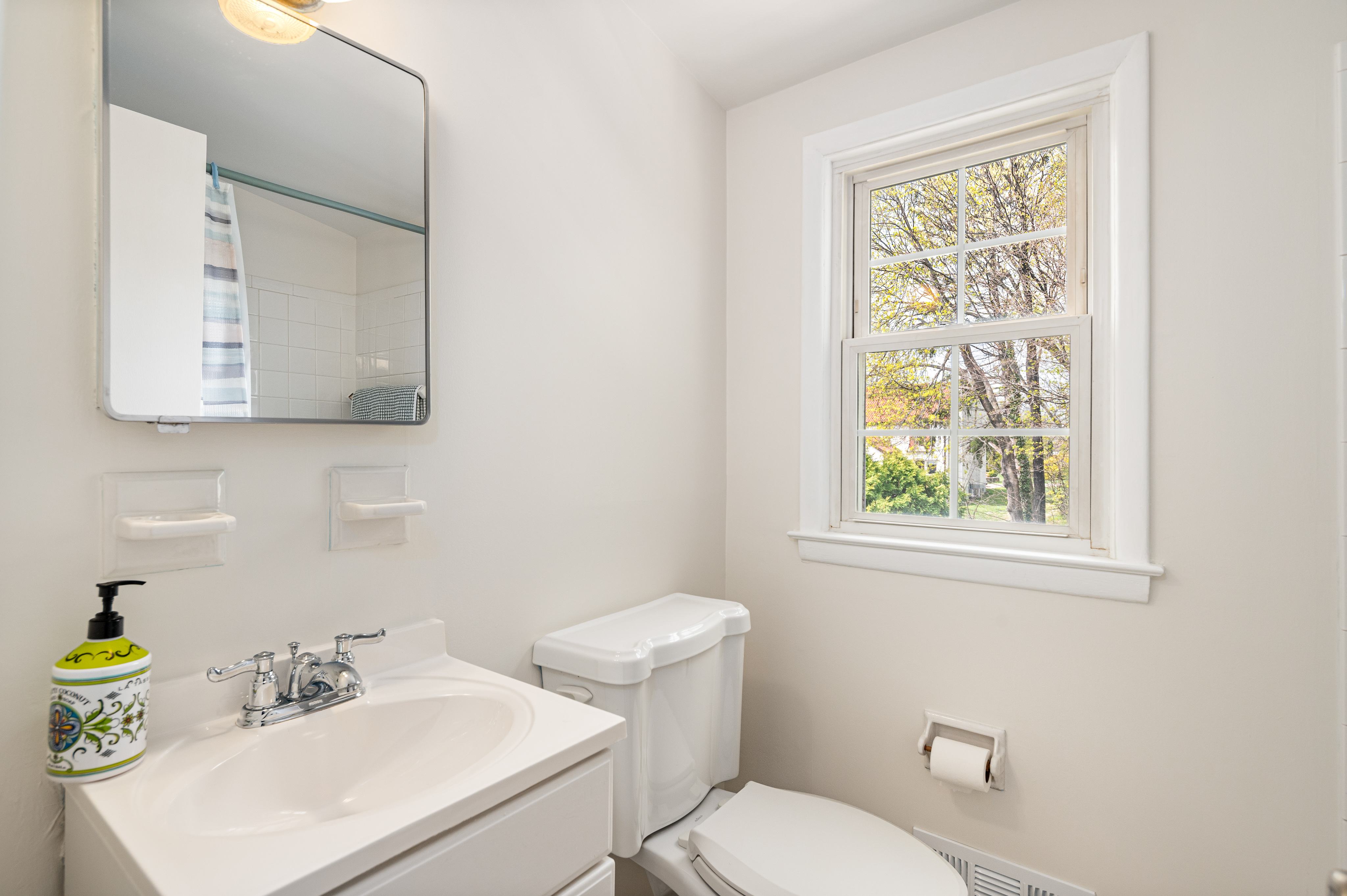  50 Hilltop Avenue - 物件實景