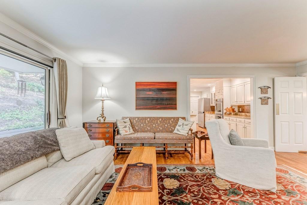 DALTON, Georgia, 30720, United States, 4 Bedrooms Bedrooms, ,4 BathroomsBathrooms,Residential,For Sale,1989438