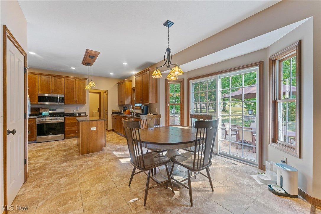 Poland, Ohio, 44514, United States, 4 Bedrooms Bedrooms, ,3 BathroomsBathrooms,Residential,For Sale,2009287