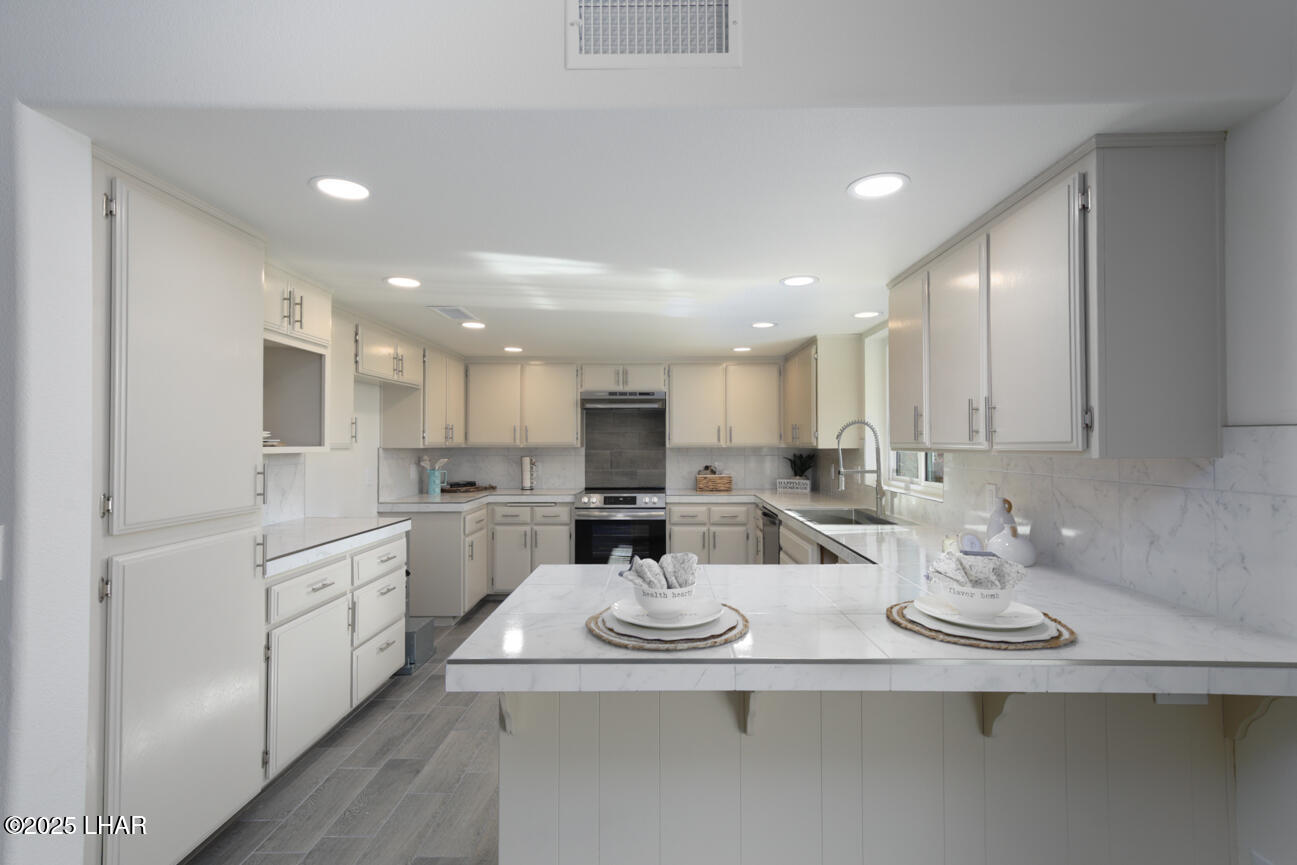 Lake Havasu City, Arizona, 86404, United States, 3 Bedrooms Bedrooms, ,1 BathroomBathrooms,Residential,For Sale,1987502