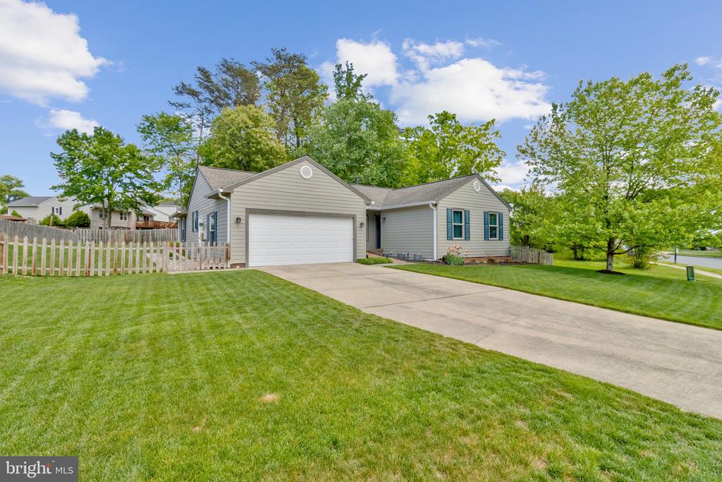 Burke, Virginia, 22015, United States, 3 Bedrooms Bedrooms, ,3 BathroomsBathrooms,Residential,For Sale,2049258
