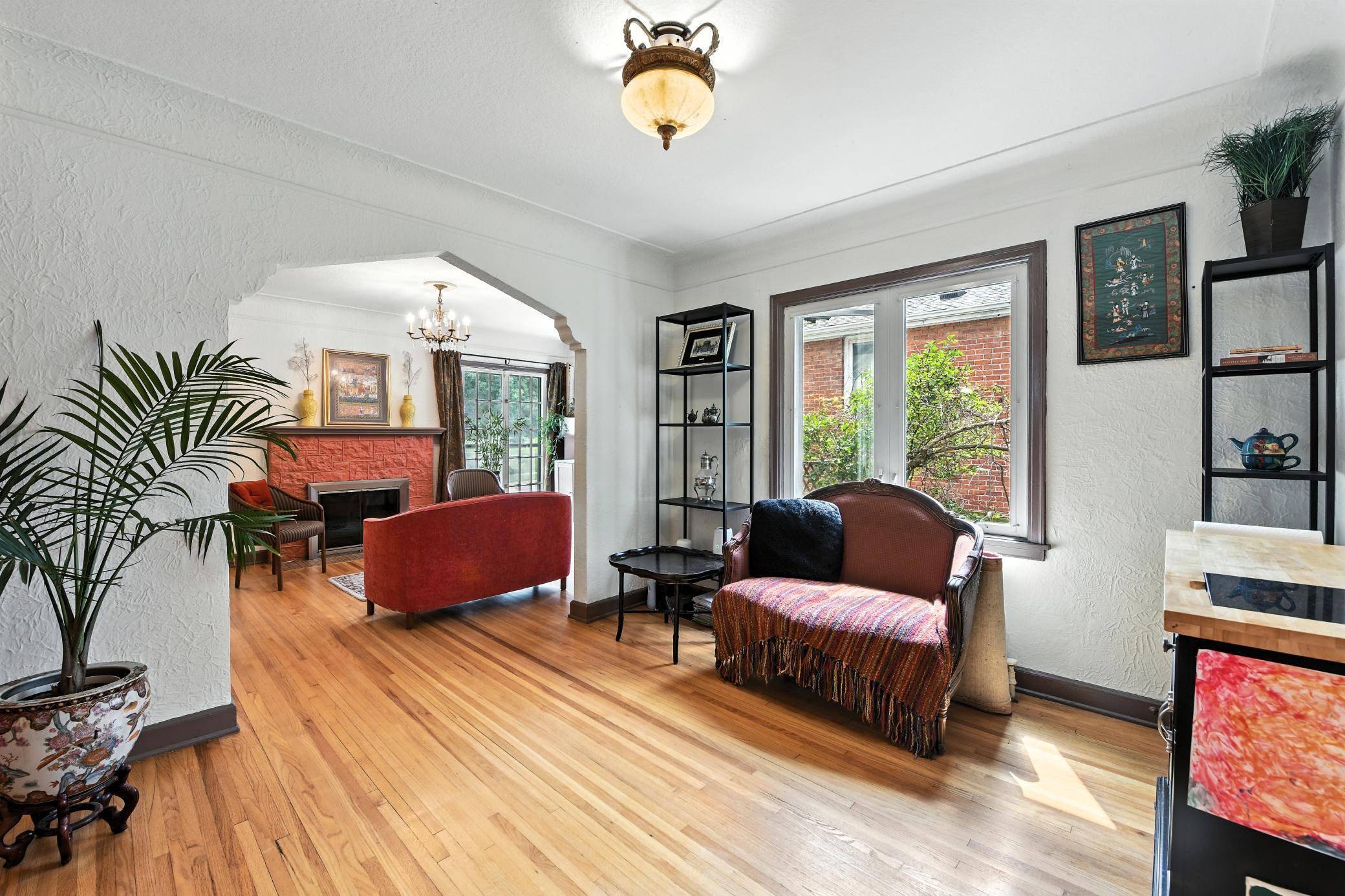Minneapolis, Minnesota, 55405, United States, 4 Bedrooms Bedrooms, ,1 BathroomBathrooms,Residential,For Sale,1905898