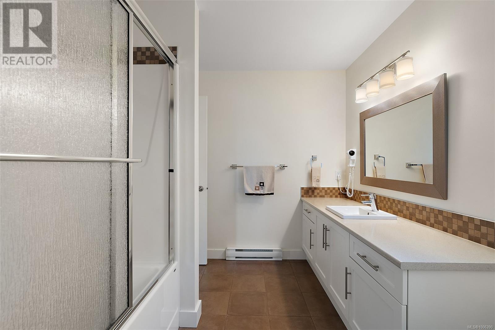 SIDNEY, British Columbia, V8L 2G4, CA, 3 Bedrooms Bedrooms, ,3 BathroomsBathrooms,Residential,For Sale,1885451