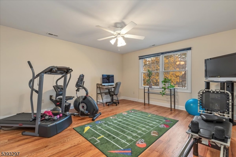 Edison Twp., New Jersey, 08820, United States, 5 Bedrooms Bedrooms, ,4 BathroomsBathrooms,Residential,For Sale,1989591