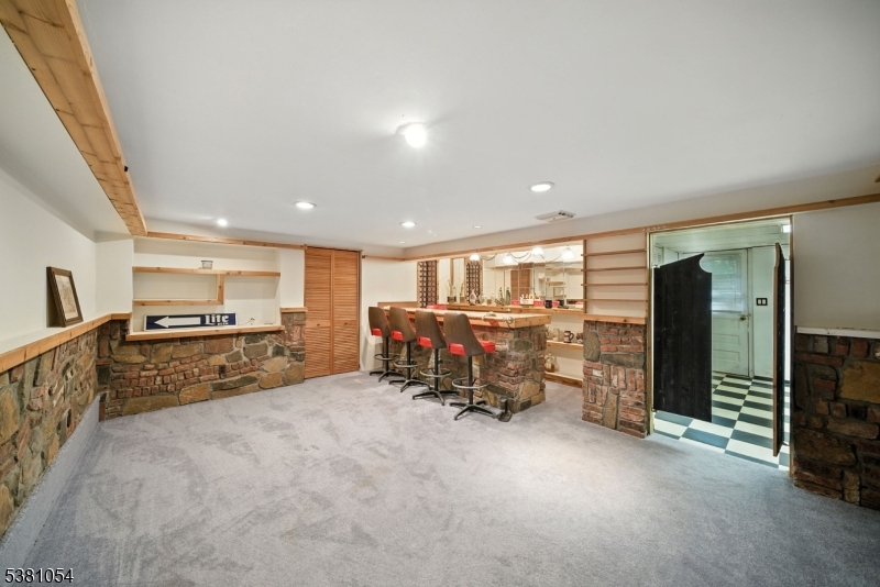 Parsippany-Troy Hills Twp., New Jersey, 07005, United States, 3 Bedrooms Bedrooms, ,2 BathroomsBathrooms,Residential,For Sale,1934343