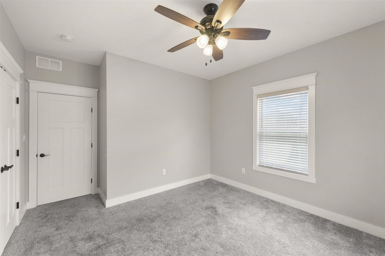 Smiths Grove, Kentucky, 42171, United States, 4 Bedrooms Bedrooms, ,3 BathroomsBathrooms,Residential,For Sale,1901805