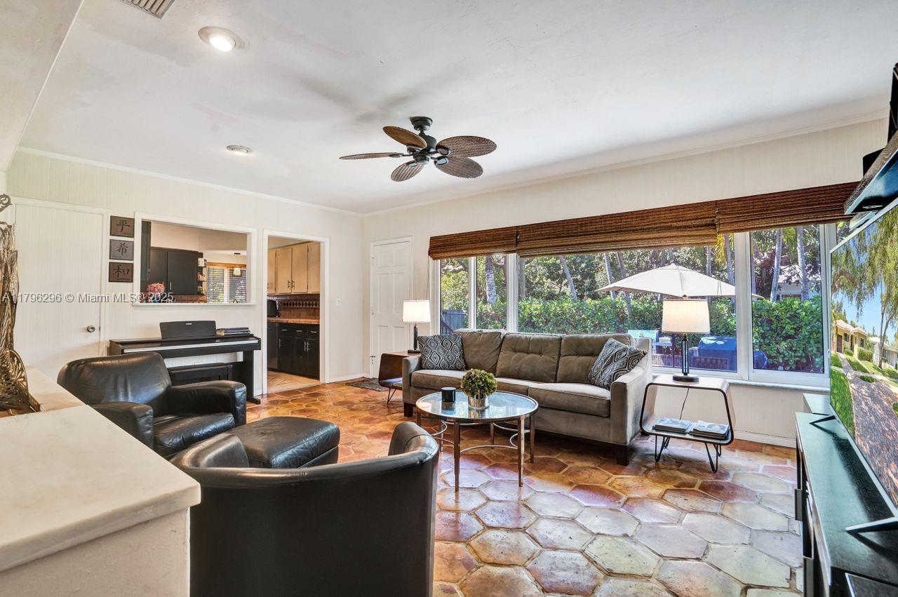 Miami Shores, Florida, 33138, United States, 2 Bedrooms Bedrooms, ,2 BathroomsBathrooms,Residential,For Sale,1804509