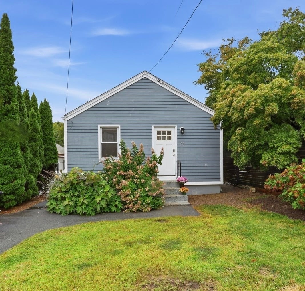 Cleveland St, Medford, MA 02155