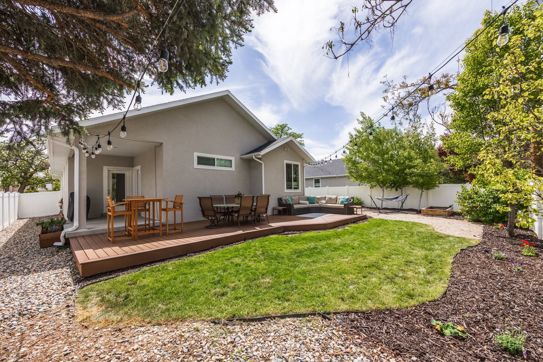  Newer Single-Level Home with Primary Suite & Stunning Backyard Retreat - 物件實景