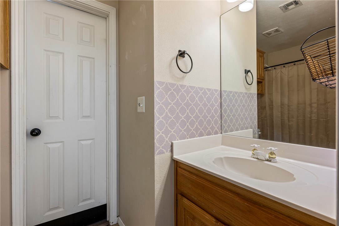 Rogers, Arkansas, 72756, United States, 4 Bedrooms Bedrooms, ,3 BathroomsBathrooms,Residential,For Sale,1925135