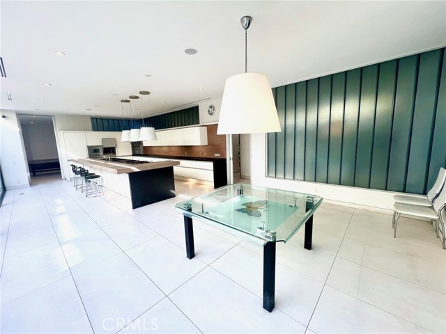 Long Beach, California, 90803, United States, 5 Bedrooms Bedrooms, ,6 BathroomsBathrooms,Residential,For Sale,1980358