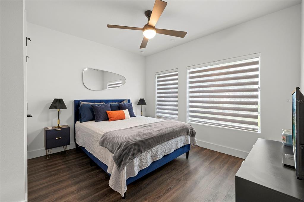 St Petersburg, Florida, 33701, United States, 2 Bedrooms Bedrooms, ,3 BathroomsBathrooms,Residential,For Sale,1994589