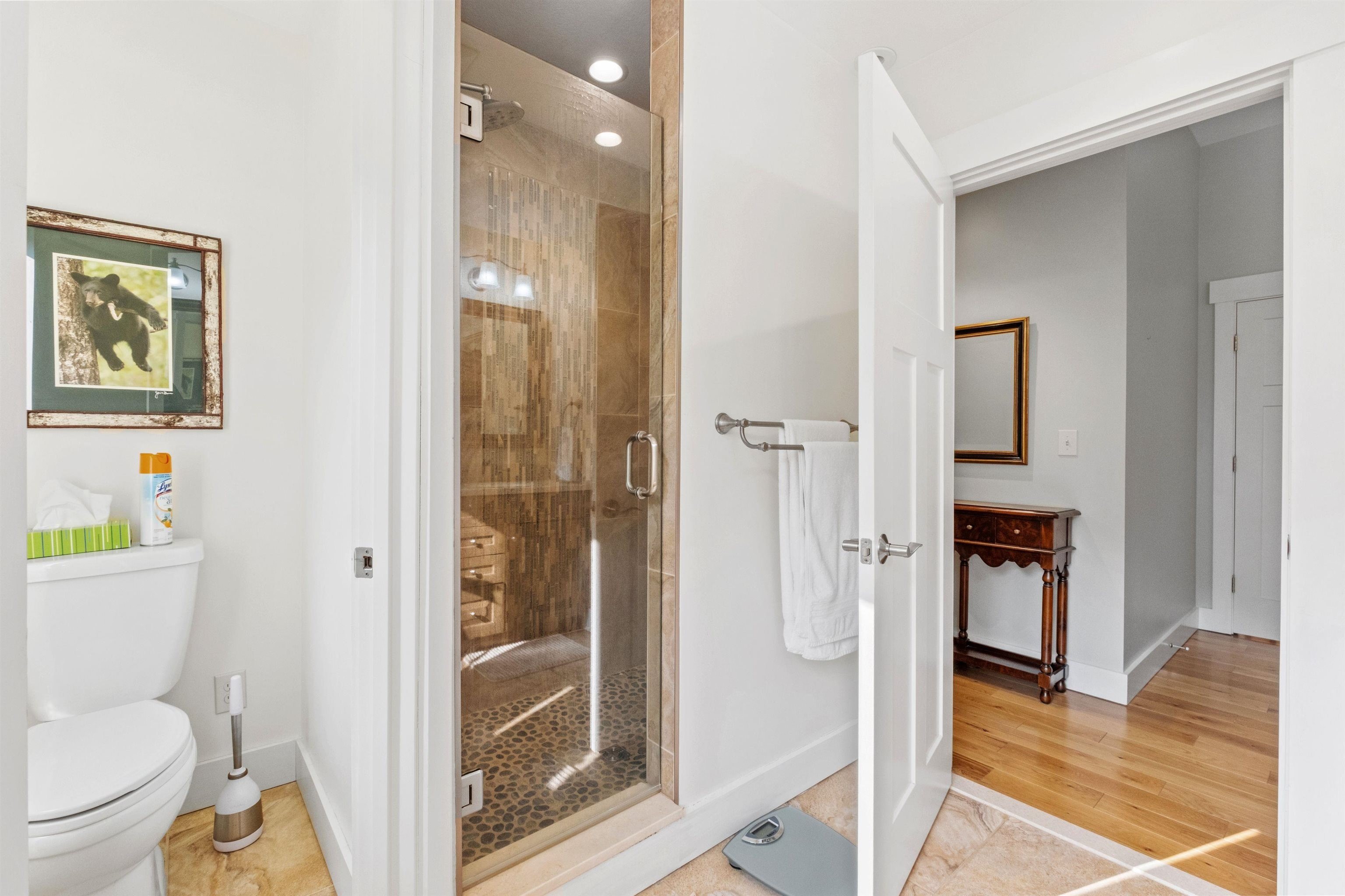 Lincoln, New Hampshire, 03251, United States, 5 Bedrooms Bedrooms, ,3 BathroomsBathrooms,Residential,For Sale,1981884