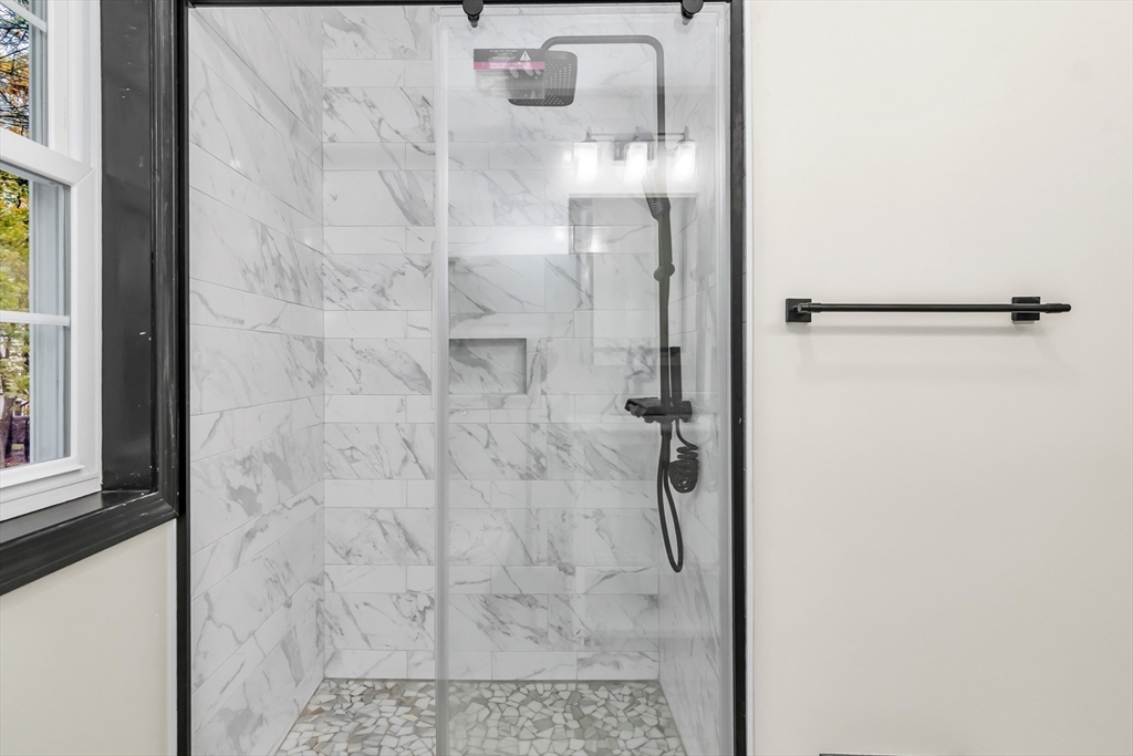 Billerica, Massachusetts, 01821, United States, 4 Bedrooms Bedrooms, ,3 BathroomsBathrooms,Residential,For Sale,1980011