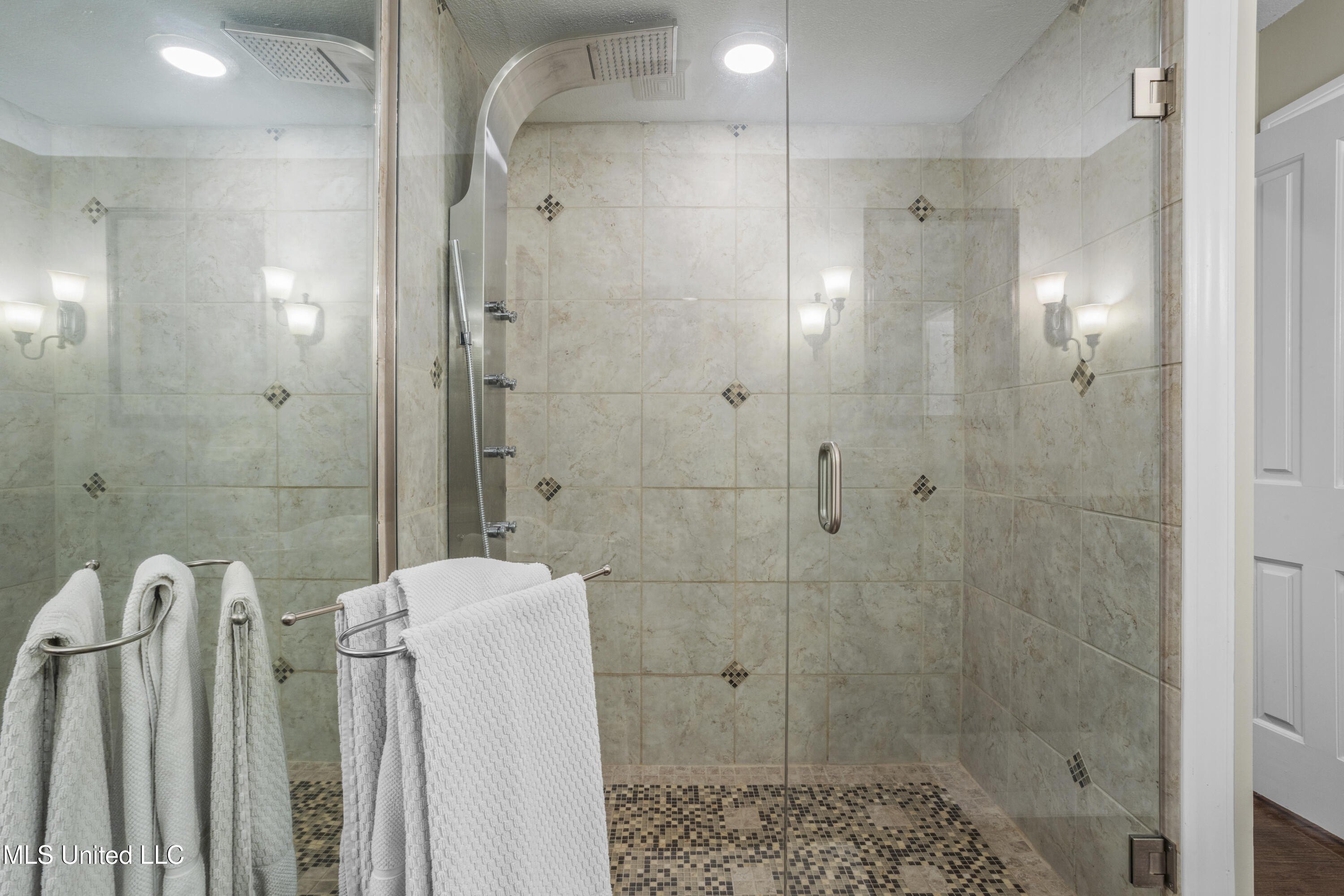 Gulfport, Mississippi, 39507, United States, 4 Bedrooms Bedrooms, ,4 BathroomsBathrooms,Residential,For Sale,1974539