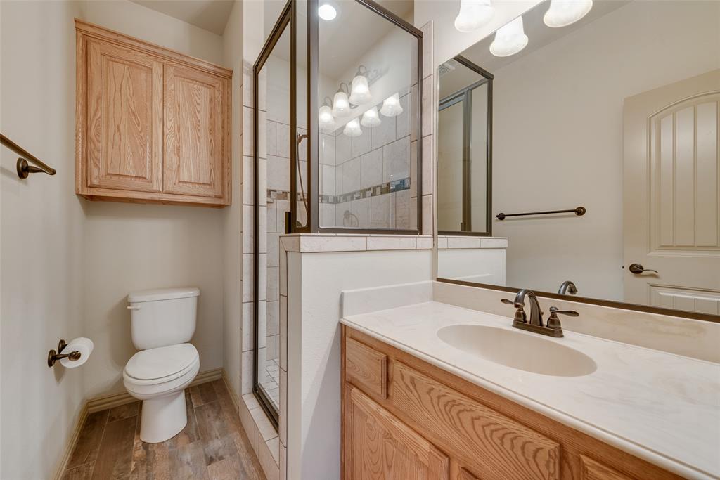 Terrell, Texas, 75160, United States, 4 Bedrooms Bedrooms, ,3 BathroomsBathrooms,Residential,For Sale,1978640