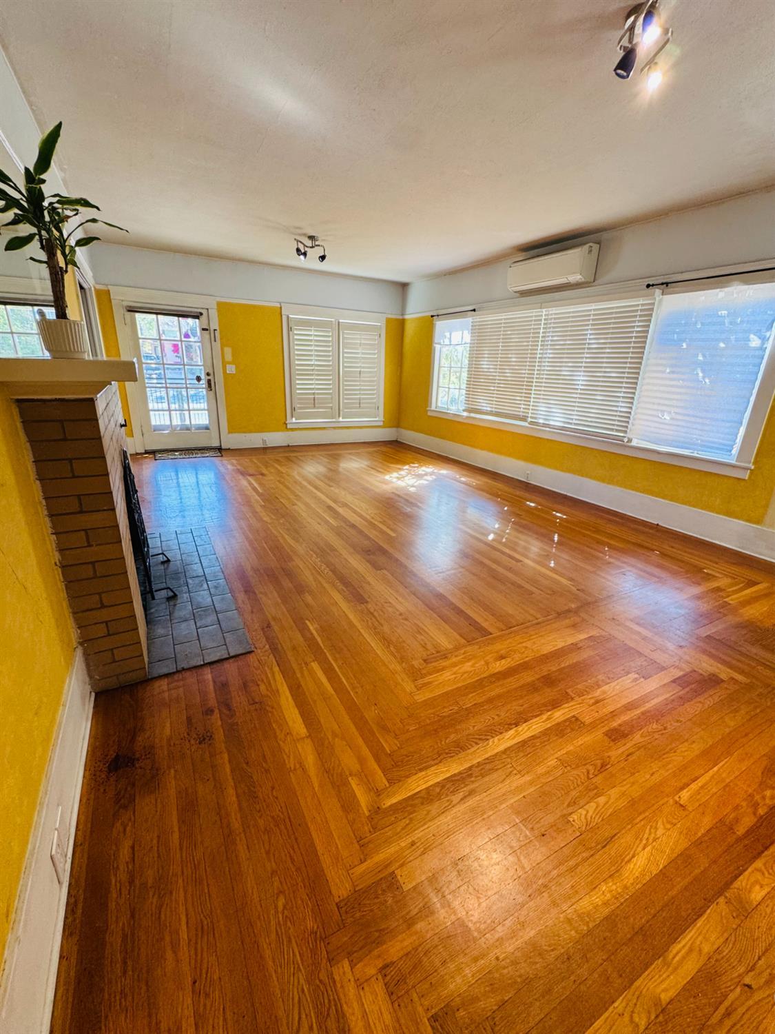 Santa Cruz, California, 95060, United States, 3 Bedrooms Bedrooms, ,2 BathroomsBathrooms,Residential,For Sale,1975973